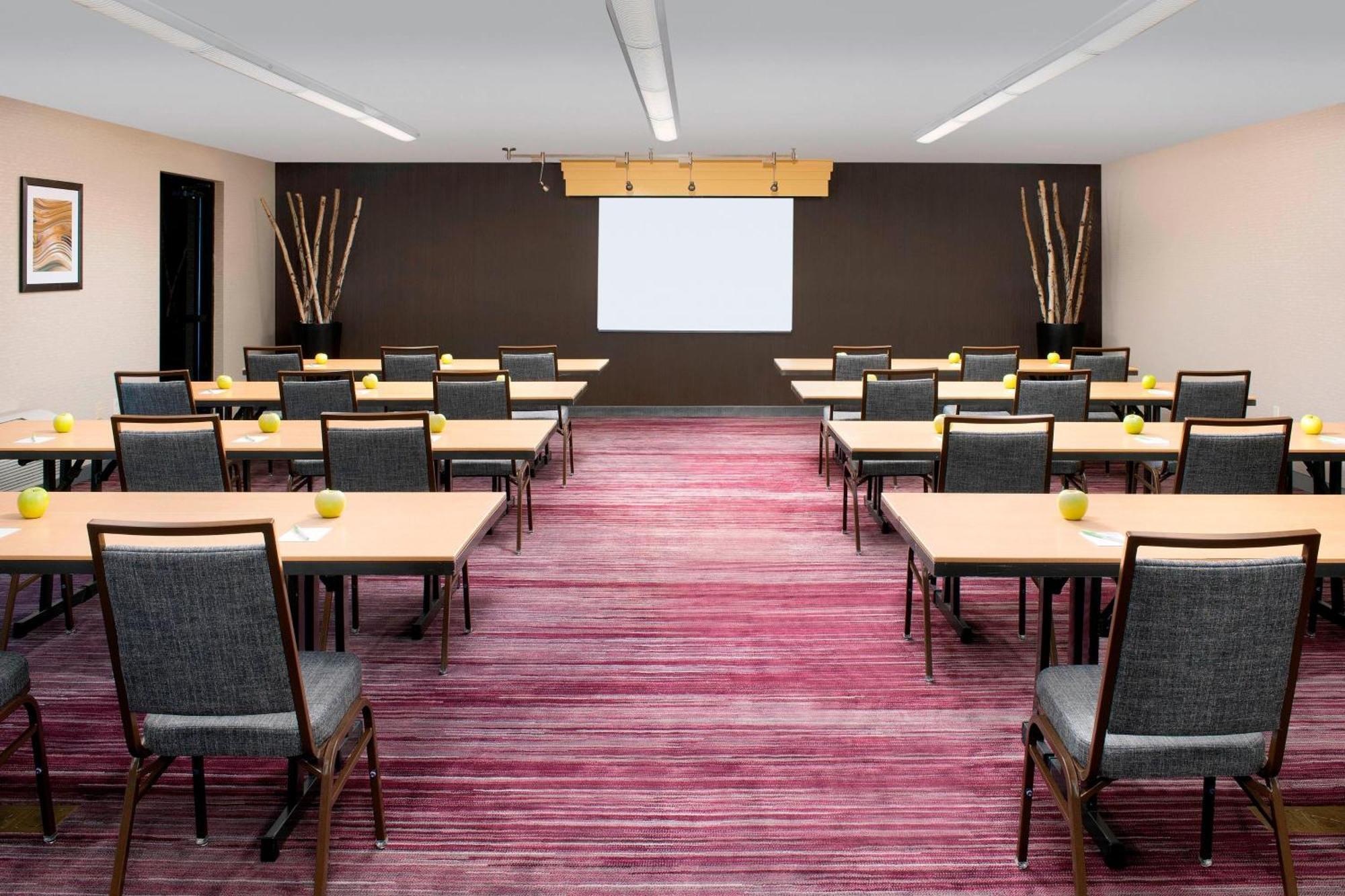 מלון Courtyard By Marriott Portland הילסבורו מראה חיצוני תמונה