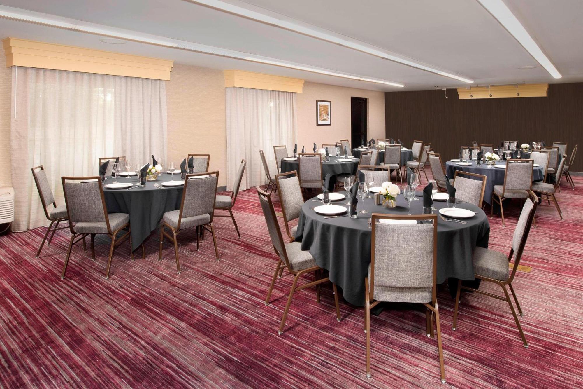 מלון Courtyard By Marriott Portland הילסבורו מראה חיצוני תמונה
