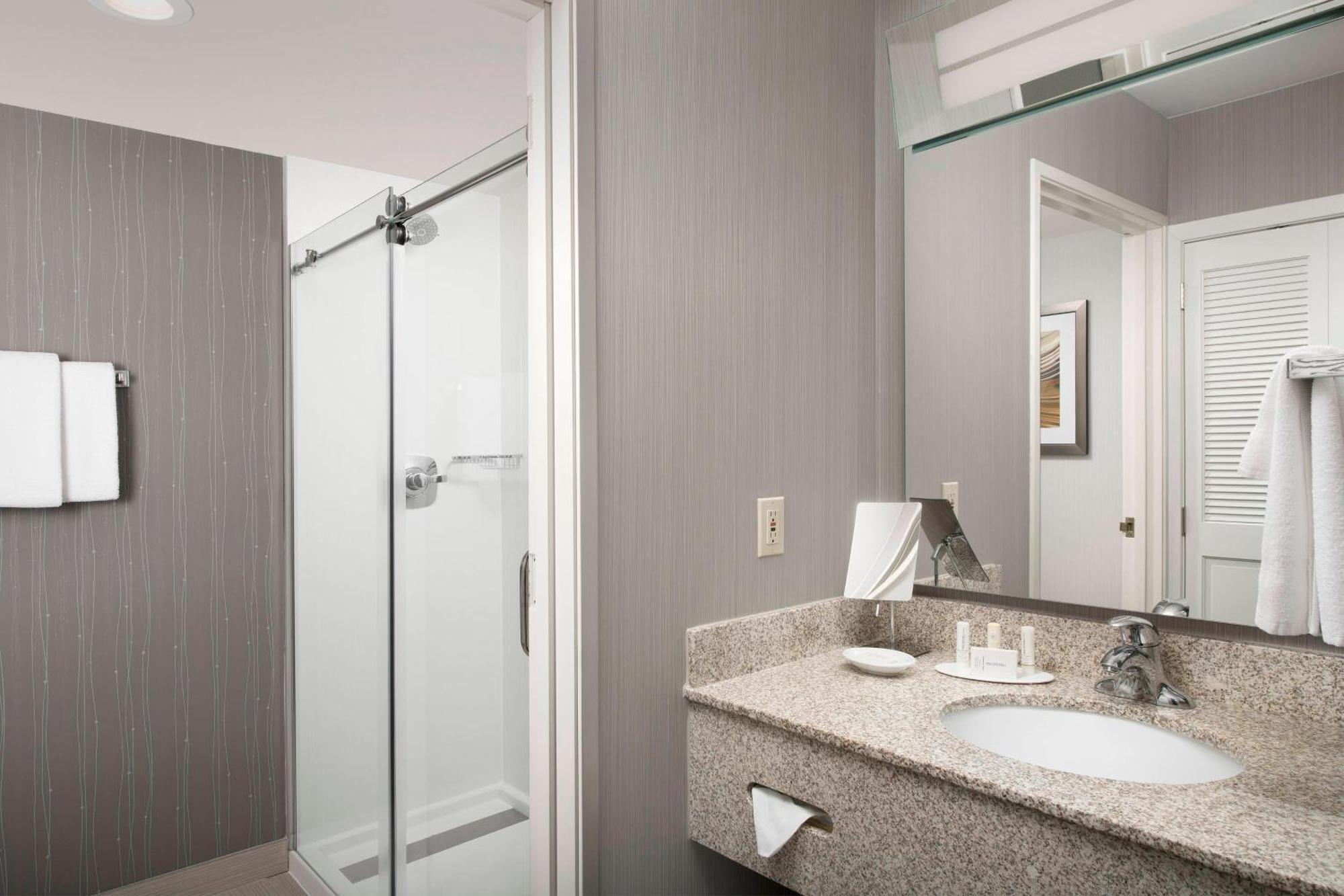מלון Courtyard By Marriott Portland הילסבורו מראה חיצוני תמונה