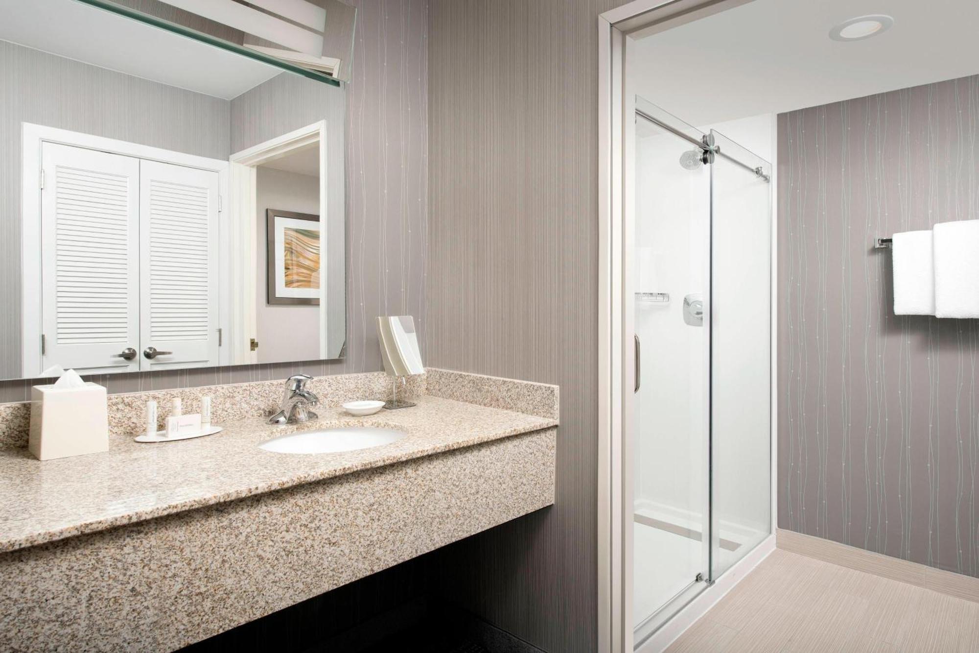 מלון Courtyard By Marriott Portland הילסבורו מראה חיצוני תמונה